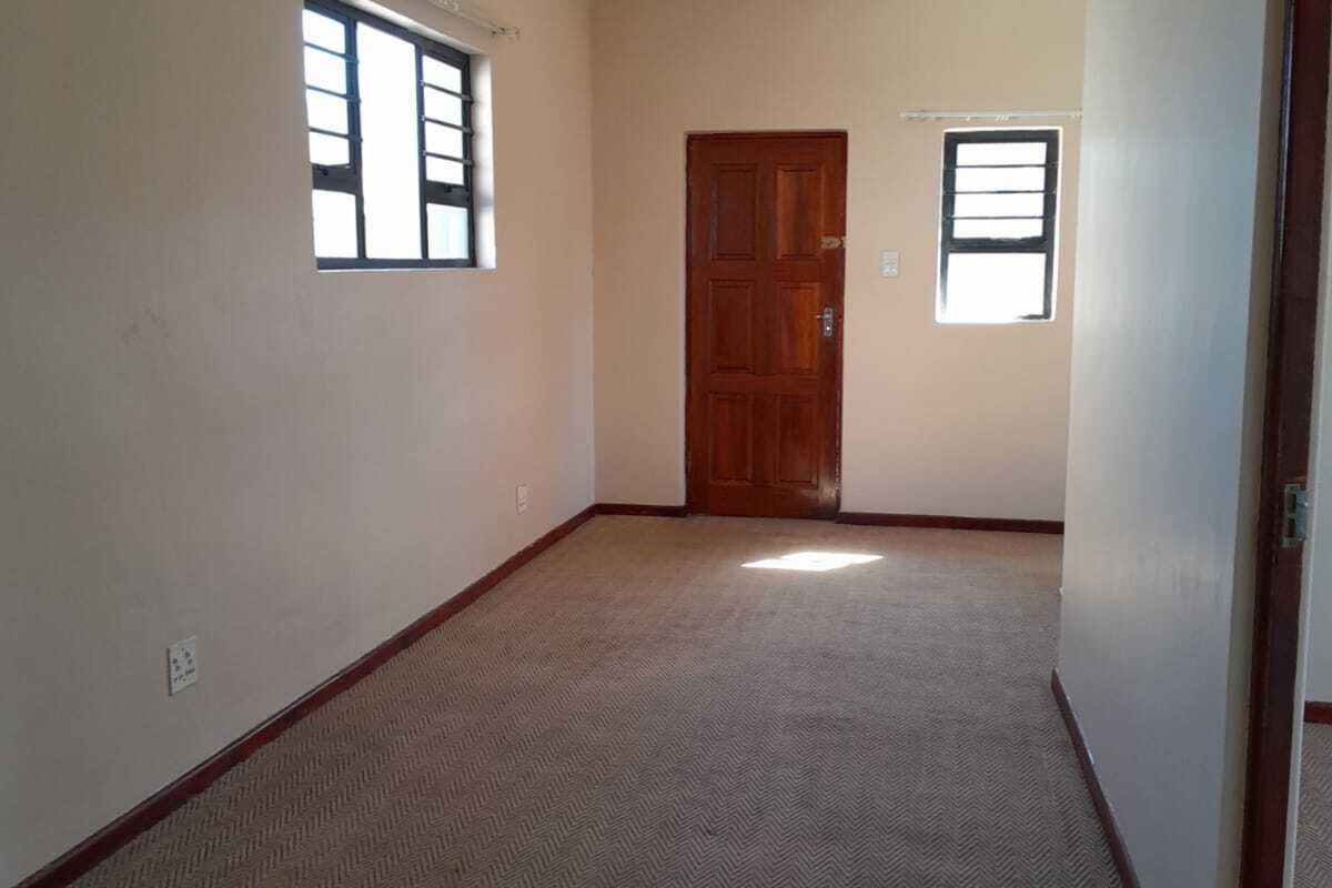 Secure 2-Bedroom And 1-Bathroom Apartment In Heathfield - Photo 5