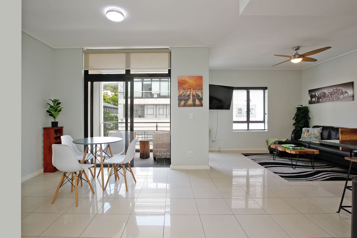 City Oasis - Modern 2 Bed 2 Bath - Photo 3
