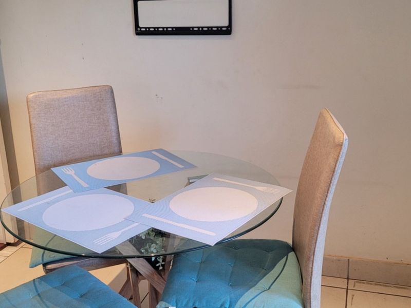 Secure 2-bedroom And 2-bathroom House In Glenwood - Photo 4