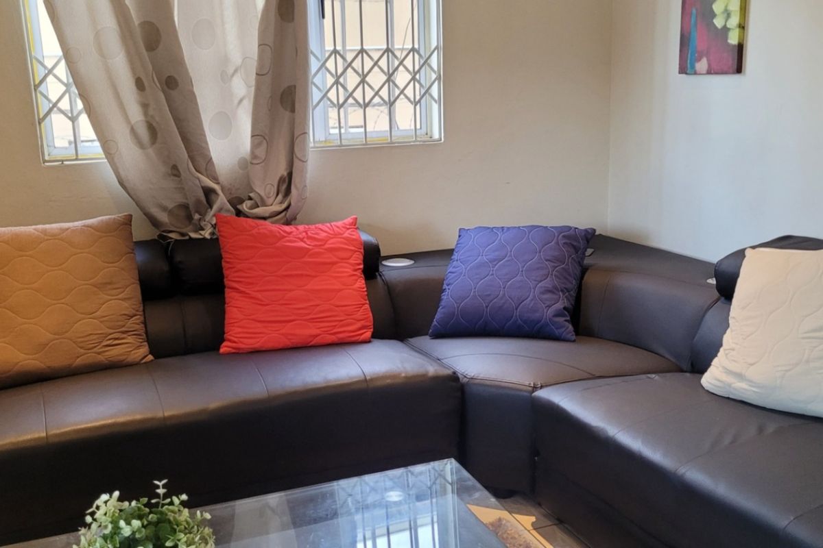 Secure 2-bedroom And 2-bathroom House In Glenwood - Photo 3