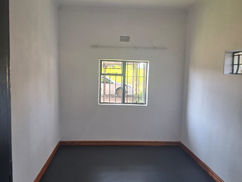Farmstyle Living In Neat 3 Bedroom House On Secure Property - Photo 8