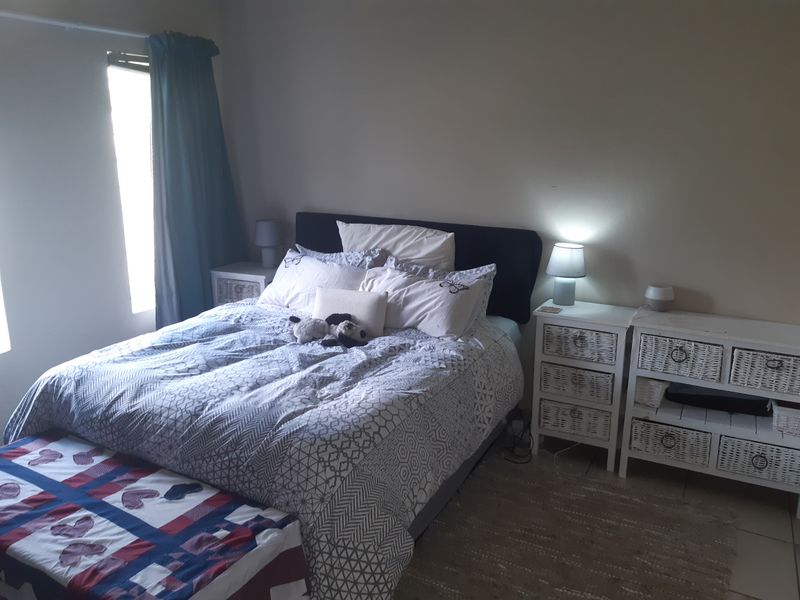 Ideal 3-Bedroom And 2-Bathroom Family Townhouse - Photo 7