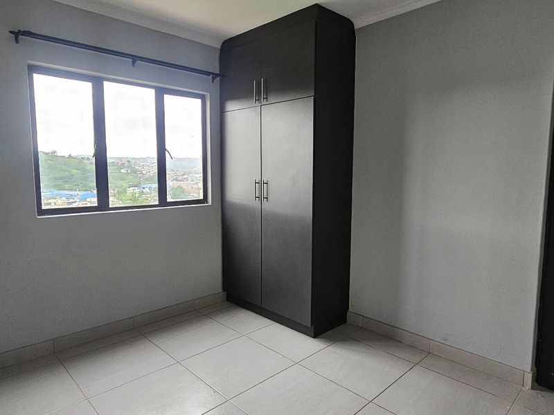 Secure 2-bedroom And 1-bathroom Apartment In Stromia Road, Hippo Road - Photo 5