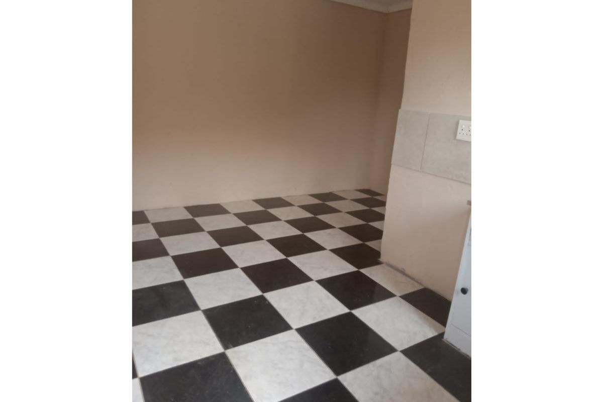 Spacious 1-Bedroom And 1-Bathroom Apartment In Protea Glen - Photo 5