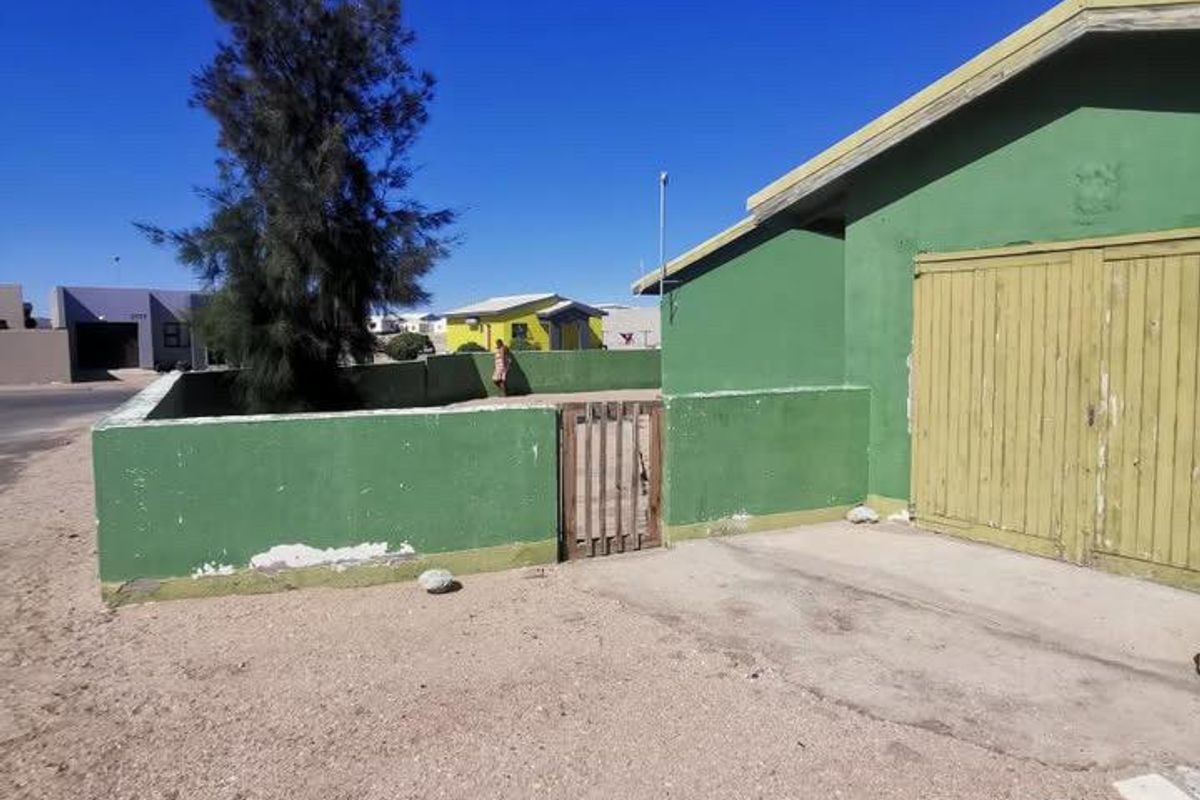 3 bedroom  loose  standing  house  in  Arandis - Photo 2