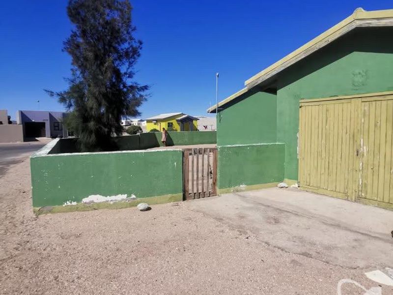 3 bedroom  loose  standing  house  in  Arandis - Photo 2