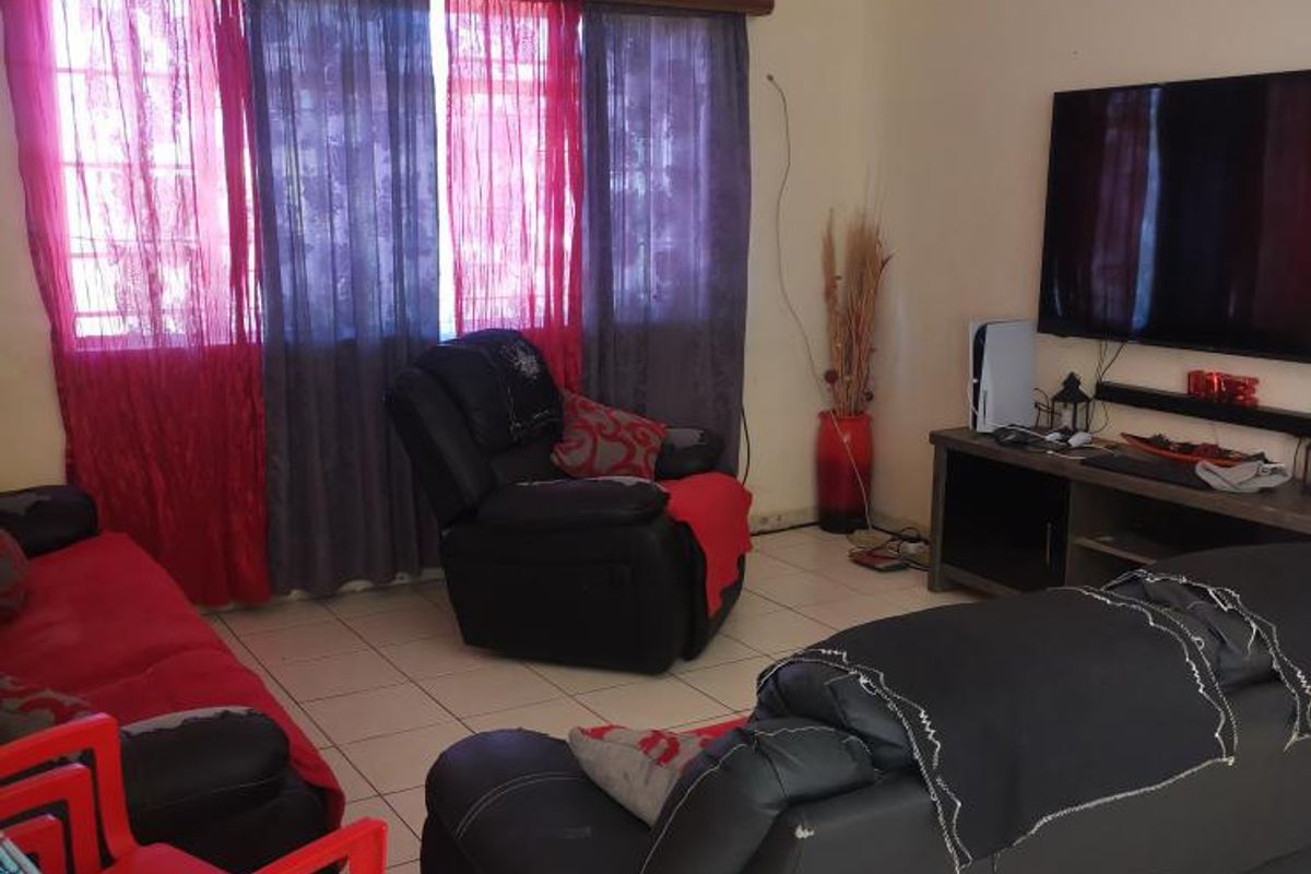 3 bedroom  loose  standing  house  in  Arandis - Photo 5
