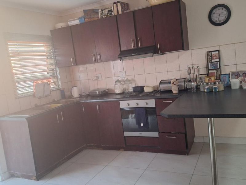 2 Bedroom house for sale in Ekukus, Oshakati - Photo 4