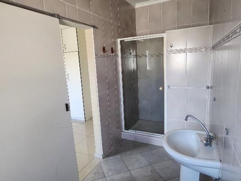 3 Bedroom House with garage ext 6 - Photo 8