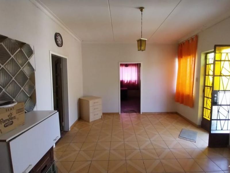 4 Bedroom House with Flat for Sale - Photo 10
