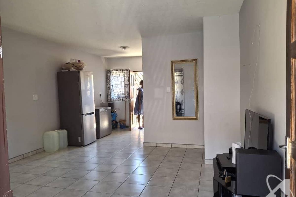 Two Bedroom Flat for Sale Wanaheda - Photo 2