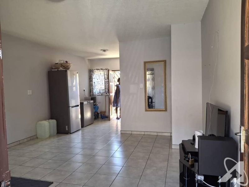 Two Bedroom Flat for Sale Wanaheda - Photo 2
