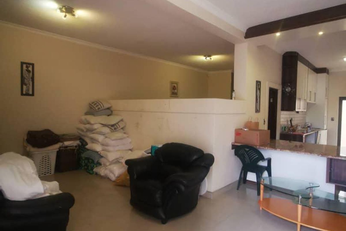 3 STORY LARGE FAMILY ROYALTY LIVING - SEA VIEW ROOF TOP TERRACE - DELUX SPACE - Photo 5