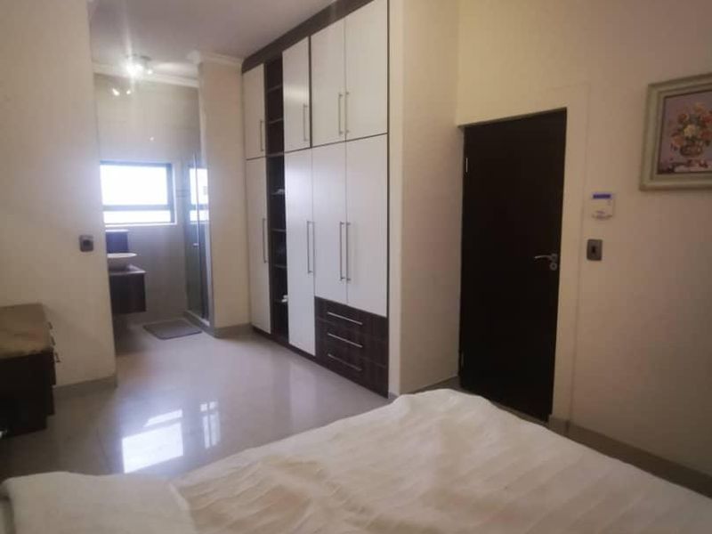 3 STORY LARGE FAMILY ROYALTY LIVING - SEA VIEW ROOF TOP TERRACE - DELUX SPACE - Photo 9