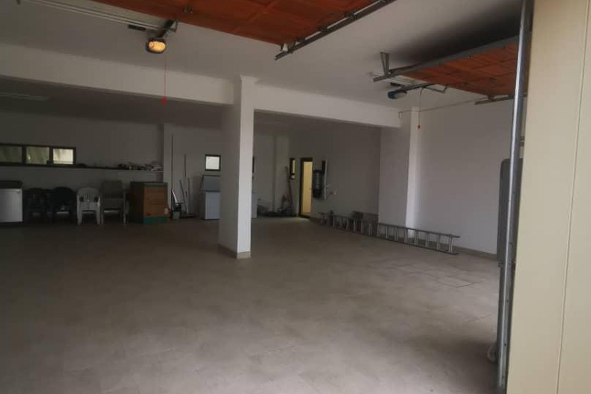 3 STORY LARGE FAMILY ROYALTY LIVING - SEA VIEW ROOF TOP TERRACE - DELUX SPACE - Photo 3