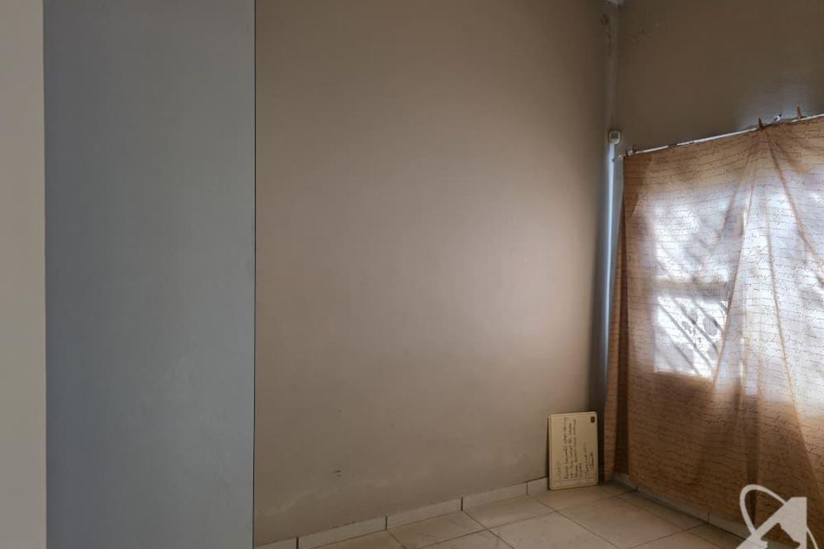 2 Bedroom Apartment for sale in Otjomuise - Photo 4