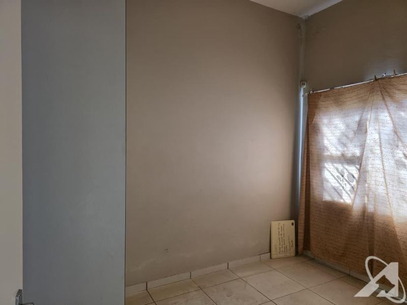 2 Bedroom Apartment for sale in Otjomuise - Photo 4