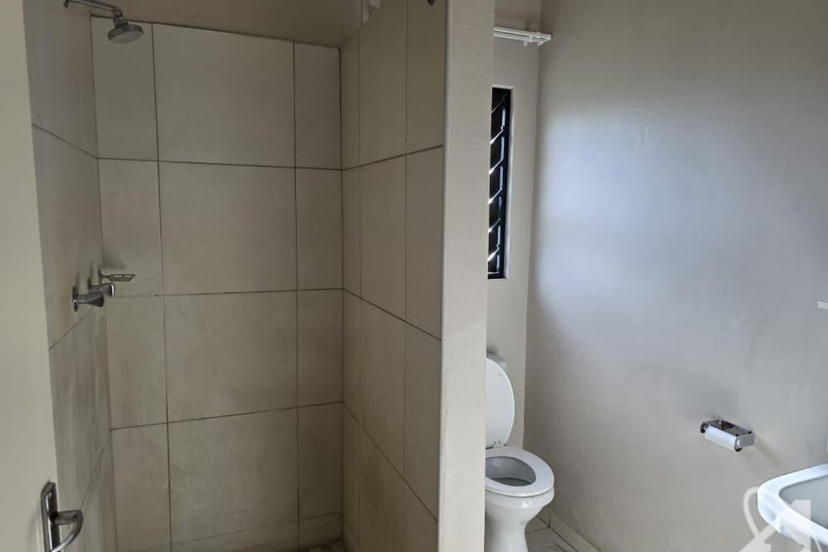 2 Bedroom Apartment for sale in Otjomuise - Photo 3