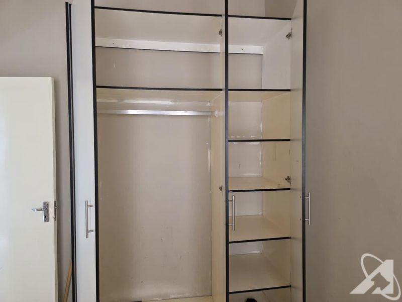 2 Bedroom Apartment for sale in Otjomuise - Photo 7