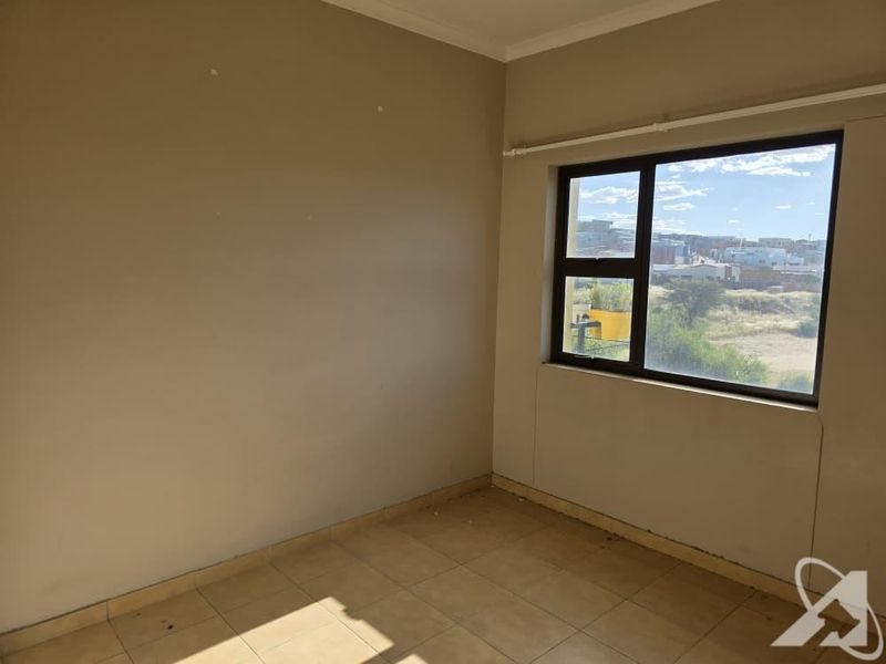 2 Bedroom Apartment for sale in Otjomuise - Photo 3