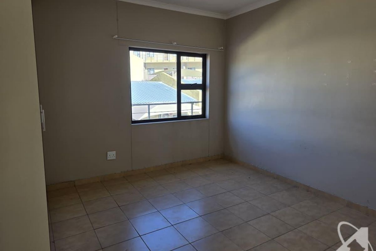 2 Bedroom Apartment for sale in Otjomuise - Photo 4