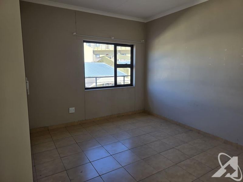 2 Bedroom Apartment for sale in Otjomuise - Photo 4