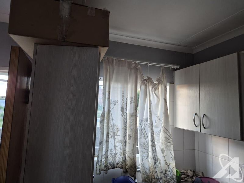 Otjomuise 2 Bedroom Apartment for Sale - Photo 8