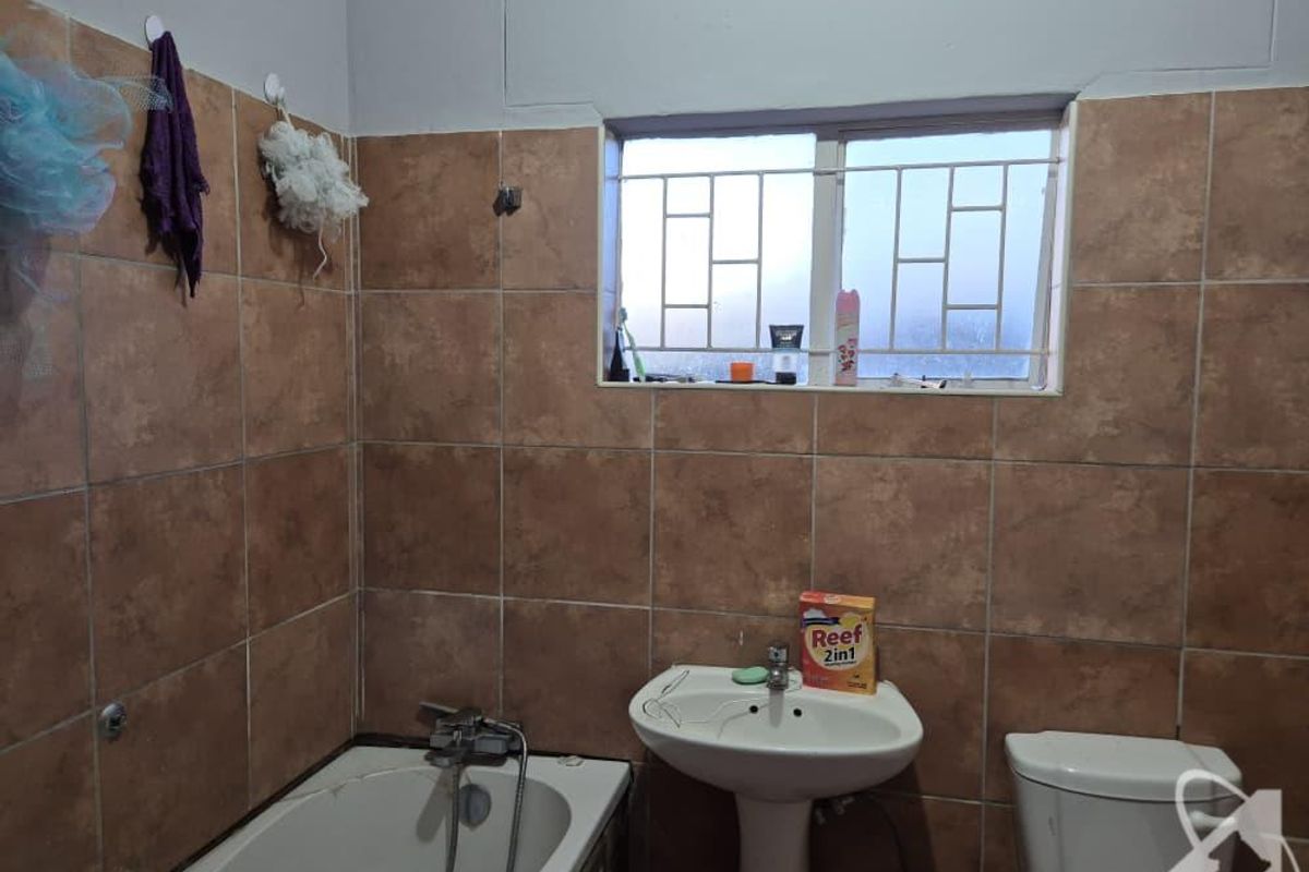 Otjomuise 2 Bedroom Apartment for Sale - Photo 5
