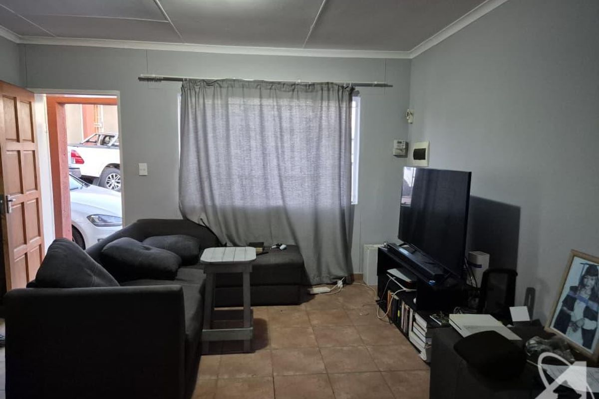 Otjomuise 2 Bedroom Apartment for Sale - Photo 2