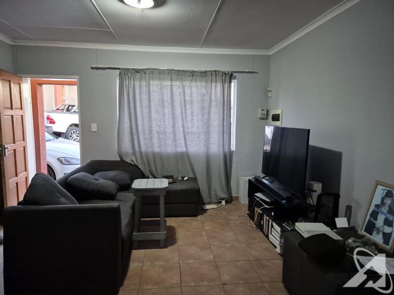Otjomuise 2 Bedroom Apartment for Sale - Photo 2