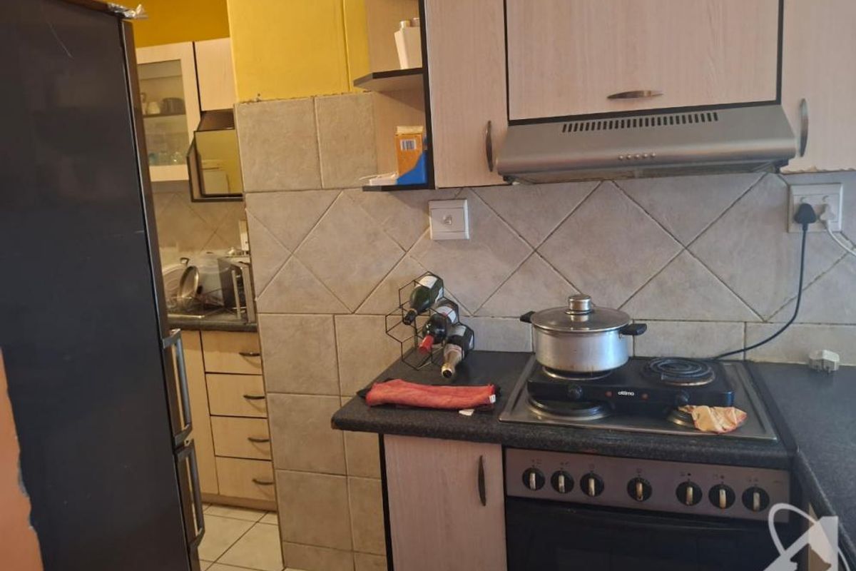 3 Bedroom Apartment For Sale - Photo 3