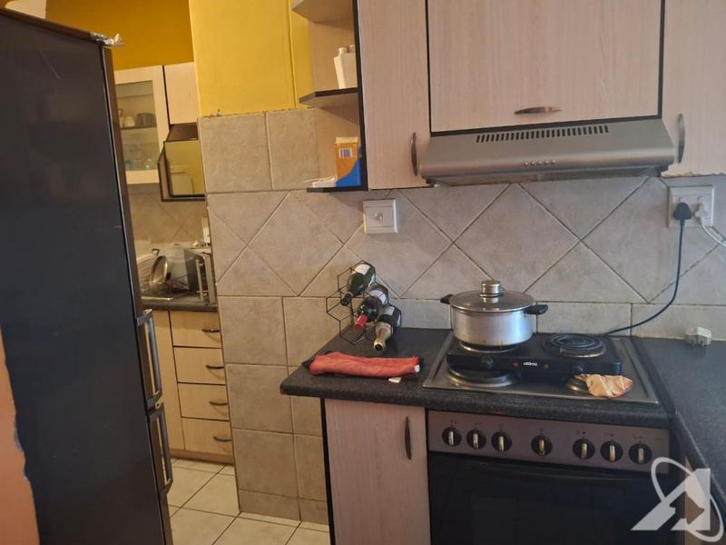 3 Bedroom Apartment For Sale - Photo 3