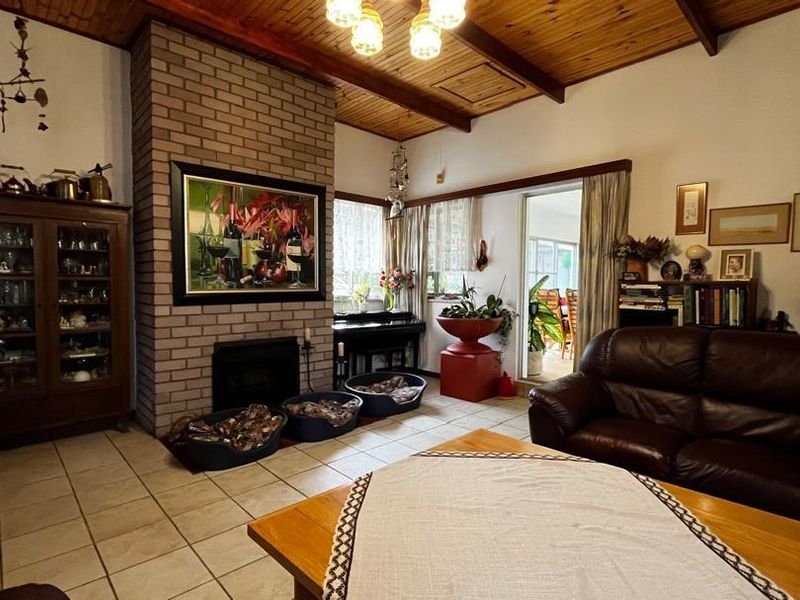 Lovely Family Home For Sale - Photo 7