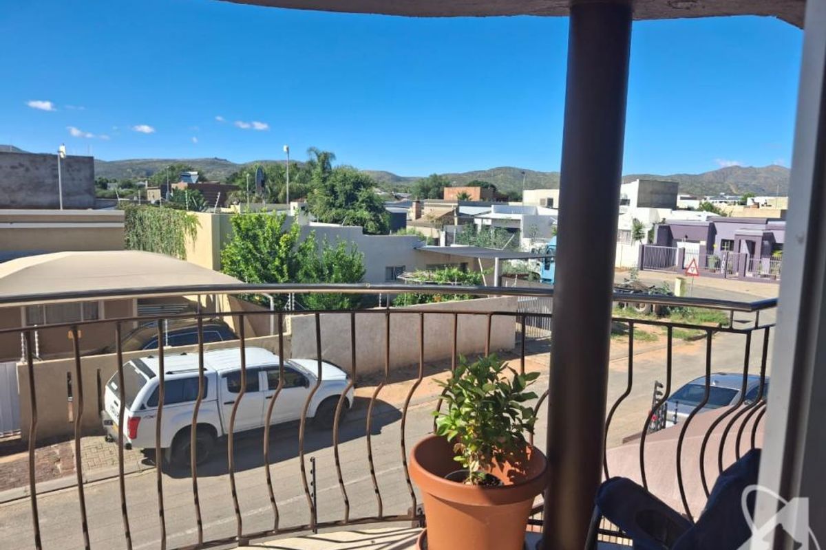 Double storey 5 bedroom House for Sale - Photo 4