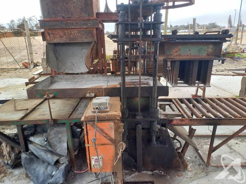 Offices, Workshop,  Brick Making Plant and Staff Accommodation - Photo 3