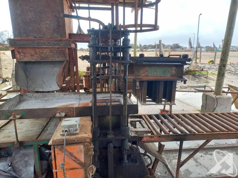 Offices, Workshop,  Brick Making Plant and Staff Accommodation - Photo 10