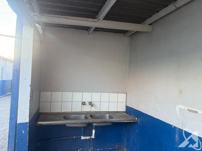 Prime Rental Investment – 9 Units, Katutura going on Auction - Photo 9
