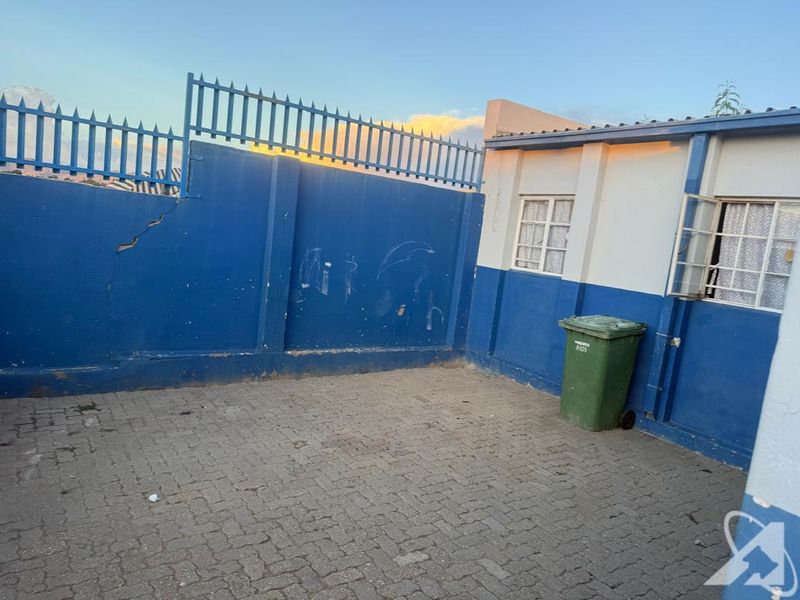 Prime Rental Investment – 9 Units, Katutura going on Auction - Photo 2