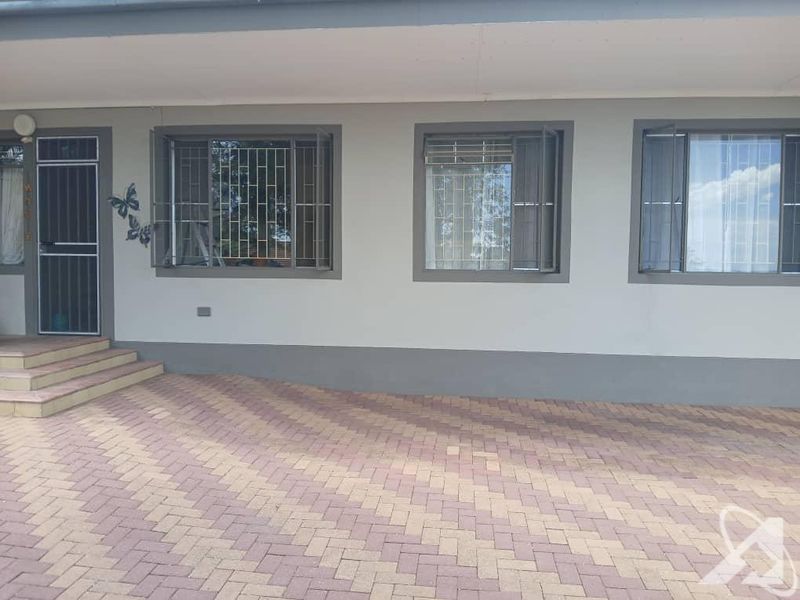 Spacious Family Home with Separate Flat going on Auction - Photo 6