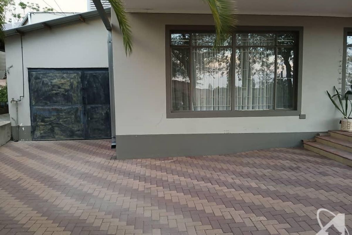 Spacious Family Home with Separate Flat going on Auction - Photo 5