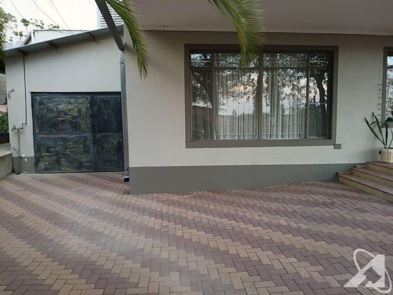 Spacious Family Home with Separate Flat going on Auction - Photo 5