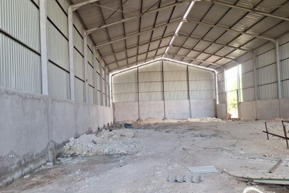 Versatile Workshop & Commercial Property going on Auction - Photo 4