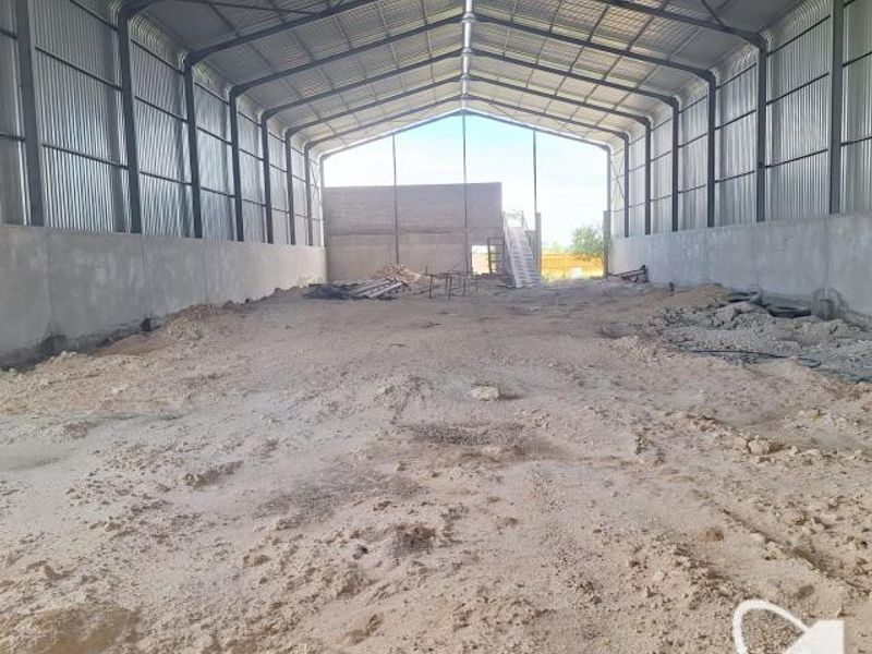 Versatile Workshop & Commercial Property going on Auction - Photo 5