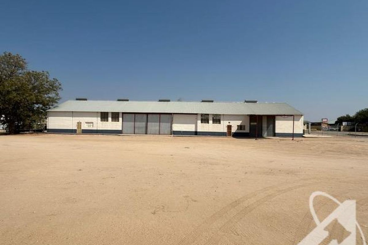 Industrial Warehouses with separate 2 Bedroom Flat - Photo 2