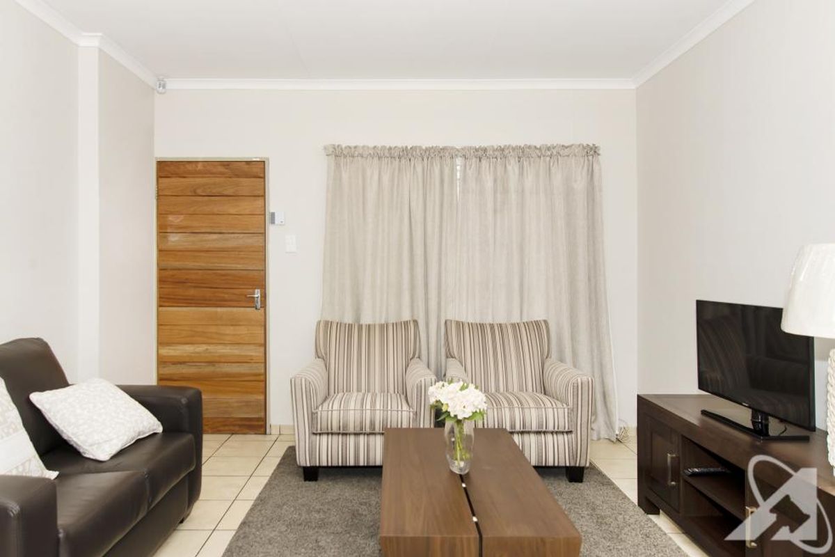 Unit 18, Phase 1 - 2 Bedroom TownHouse for sale - Photo 2