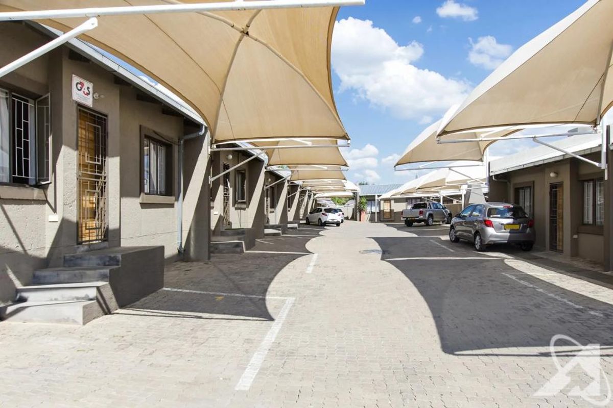 Erf 1919 Unit 19 - 2 Bedroom Apartment for sale in Penuel Complex, Pionierspark Ext. 1 - Photo 3