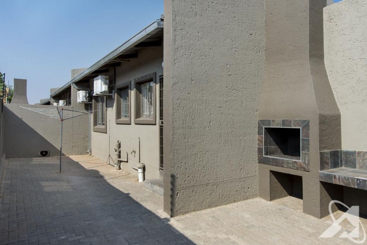 Erf 1919 Unit 19 - 2 Bedroom Apartment for sale in Penuel Complex, Pionierspark Ext. 1 - Photo 2