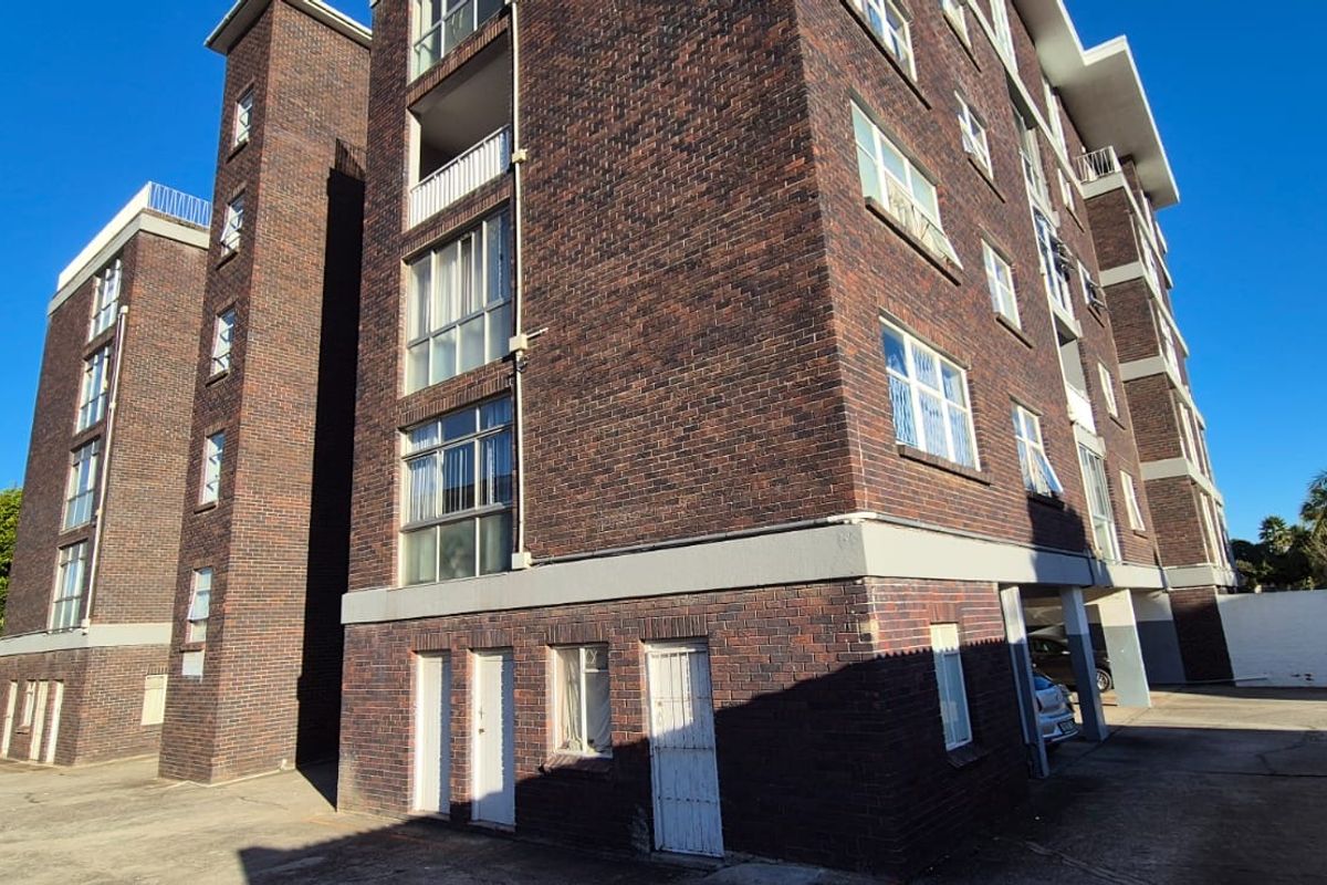 Spacious first floor apartment  - Photo 5