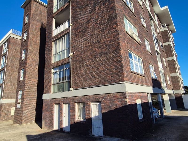 Spacious first floor apartment  - Photo 5