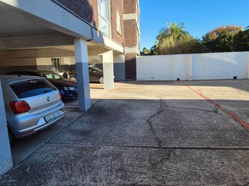 Spacious first floor apartment  - Photo 4